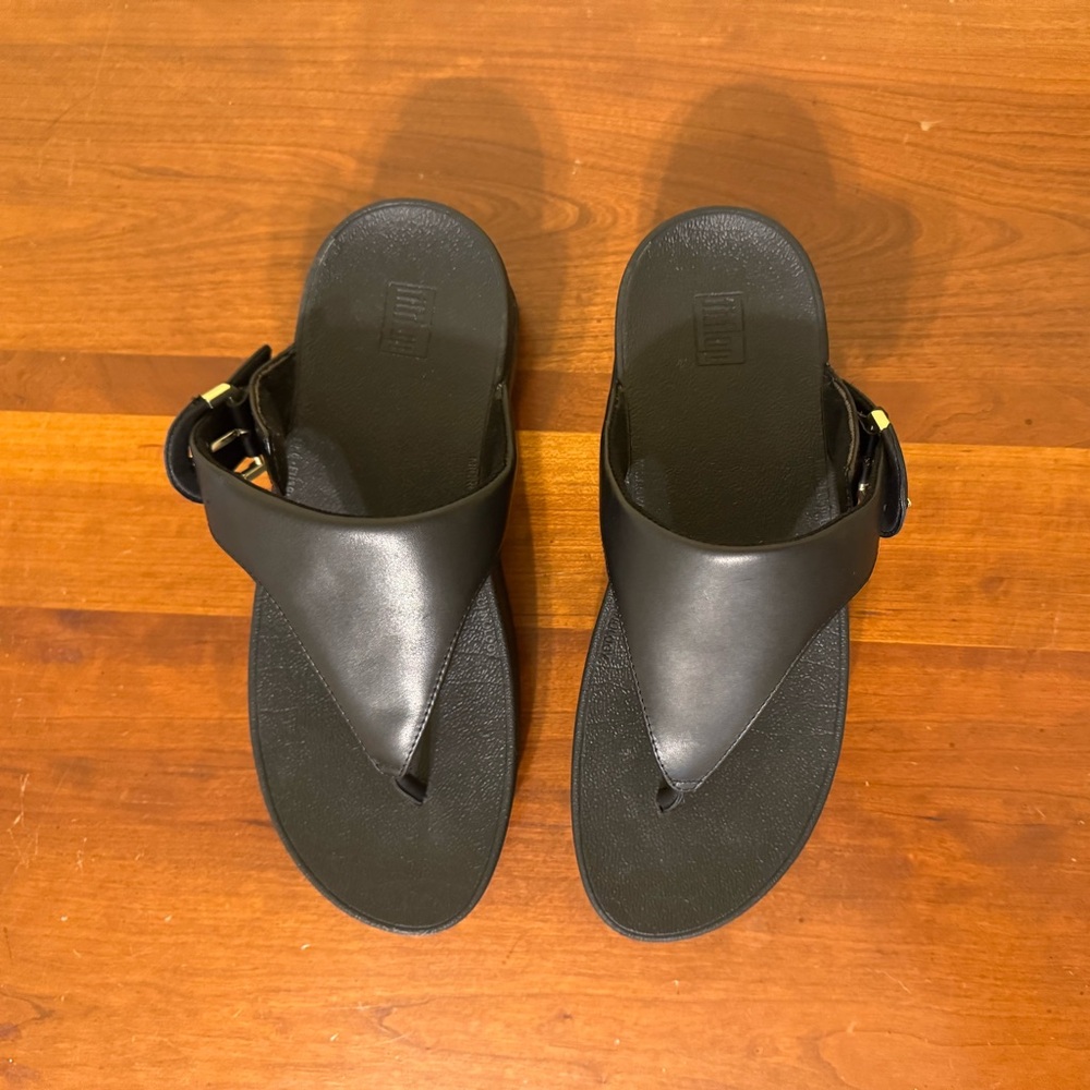 FitFlop Sandals Women 8 Lulu Flip Flop Thong Black EUC 39 Excellent Used Condion